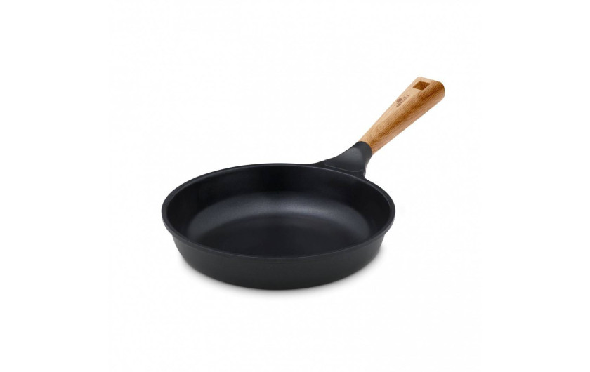 Hrnec 24/28 cm + pánev 24 cm + grilovací pánev 28 cm + pánev Wok + prkno NATUR