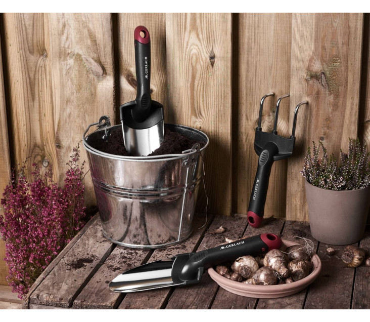 Ocelový kultivátor